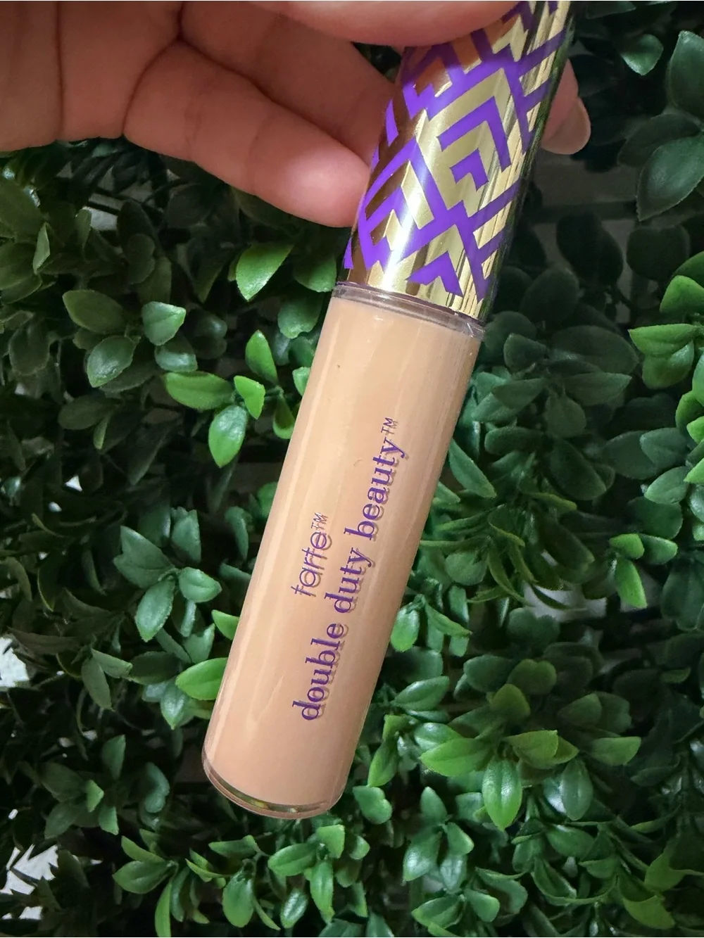tarte Double Duty Beauty Concealer - beige with purple-gold cap
